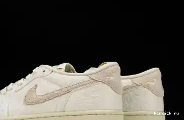 Retro Low 1 Chris Jordan OG Paul 0426
